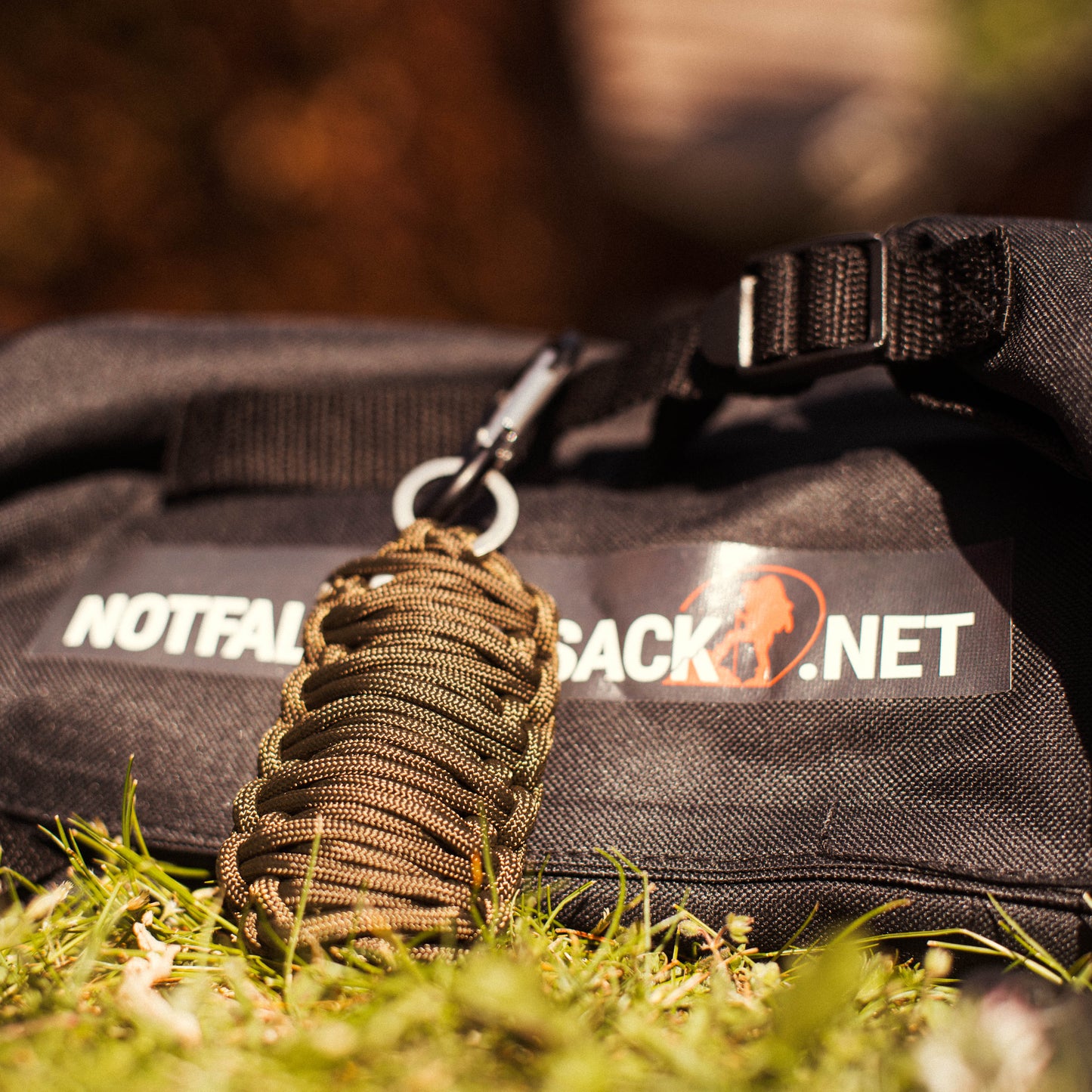 Lina Survivalowa Paracord 3m Czarna