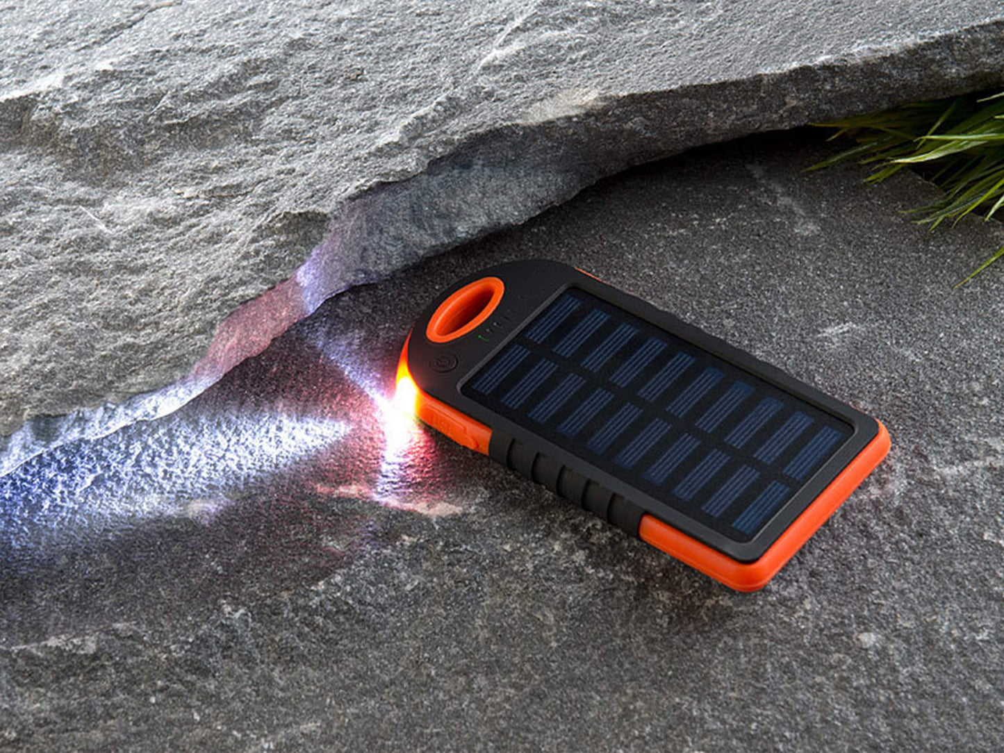 Solar Powerbank Premium (B-Ware) - Überall deine Geräte laden - Testsieger